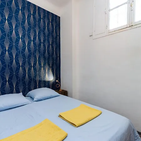 Apartment Soleil En - Coeur De Ville, Climatisatise Et Au Calme Plein Sud A 300 M Du Port Vieux