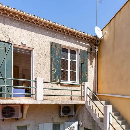 Apartment Soleil En - Coeur De Ville, Climatisatise Et Au Calme Plein Sud A 300 M Du Port Vieux